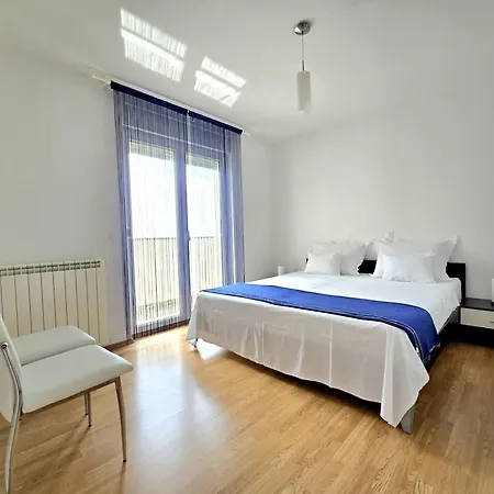 Letica Apartament *