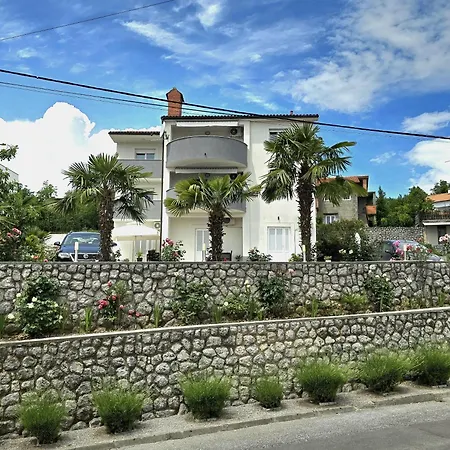 Apartament Letica *